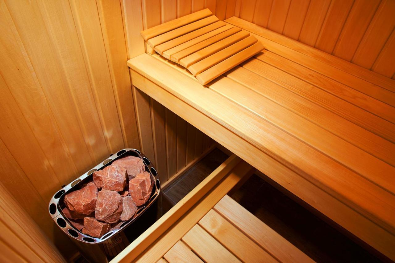 Big Jacuzzi , Sauna , Khreshchatyk Apartments Kiev Eksteriør billede